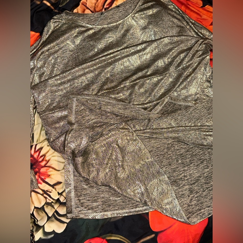 Silver Metallic Top - Picture 4 of 4